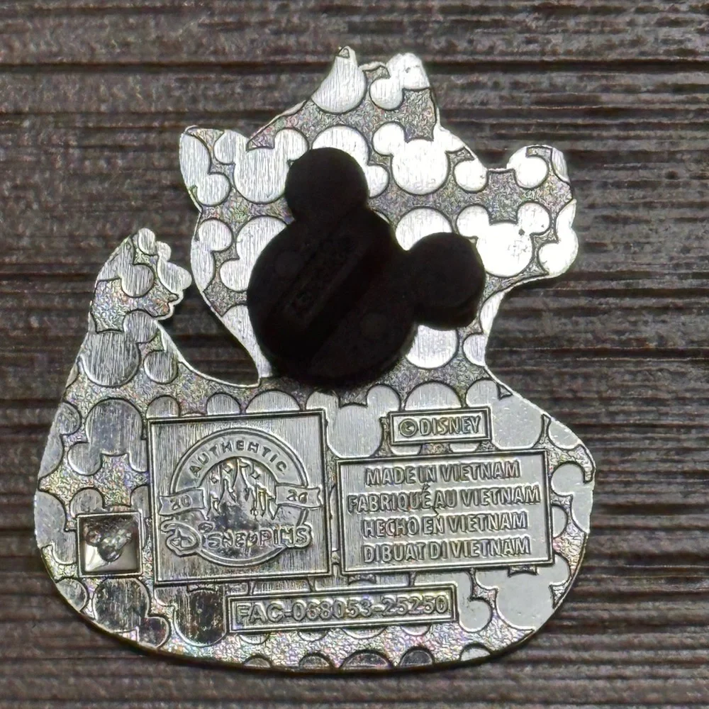 Disney Parks Ducks of Disney Pin - Series 2 - Dale - Chip & Dale- 2026 - Picture 2 of 3